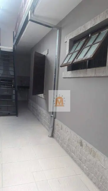 Sobrado com 3 quartos à venda, 125m2 em Jardim Emília, Jacarei - SP - imagem 3 Foto 3 de Sobrado com 3 quartos à venda, 125m2 em Jardim Emília, Jacarei - SP