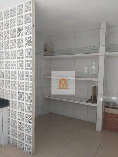Sobrado com 3 quartos à venda, 125m2 em Jardim Emília, Jacarei - SP - imagem 7 Foto 7 de Sobrado com 3 quartos à venda, 125m2 em Jardim Emília, Jacarei - SP