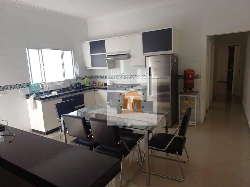 Foto 1 de Casa com 2 quartos à venda, 175m2 em Residencial Parque dos Sinos, Jacarei - SP