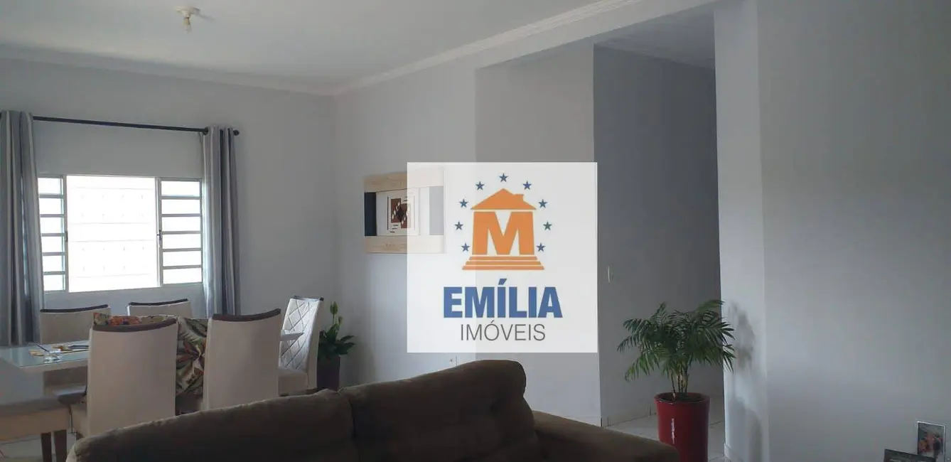 Foto 6 de Casa com 3 quartos à venda, 244m2 em Centro, Santa Branca - SP