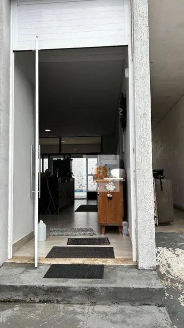 Foto 3 de Sobrado com 3 quartos à venda, 250m2 em Jacarei - SP