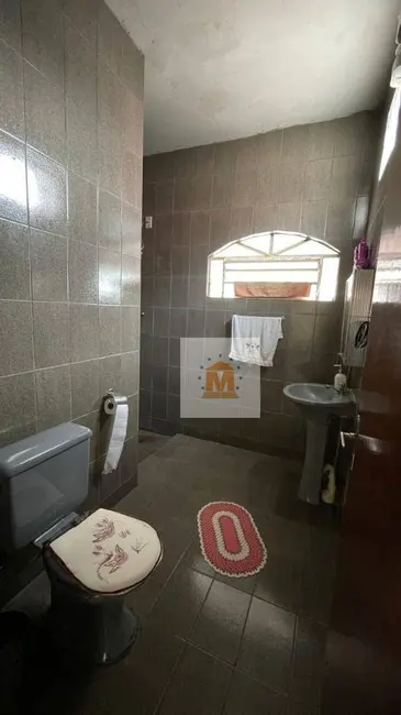 Foto 7 de Sobrado com 3 quartos à venda, 254m2 em Parque dos Príncipes, Jacarei - SP