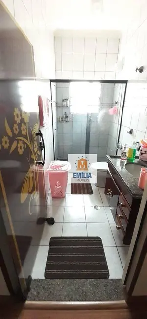 Sobrado com 3 quartos à venda, 150m2 em Parque Itamarati, Jacarei - SP - imagem 5 Foto 5 de Sobrado com 3 quartos à venda, 150m2 em Parque Itamarati, Jacarei - SP