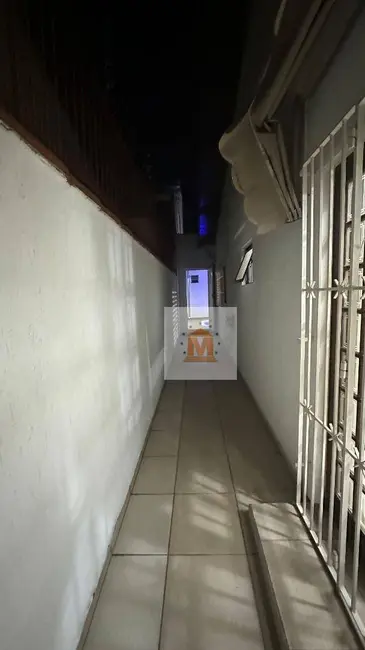 Foto 5 de Casa com 3 quartos à venda, 250m2 em Jardim Siesta, Jacarei - SP