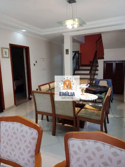 Foto 8 de Sobrado com 4 quartos à venda, 250m2 em Cidade Jardim, Jacarei - SP