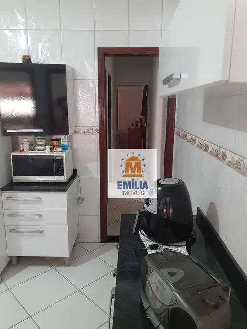 Foto 2 de Casa com 2 quartos à venda, 126m2 em Jardim Santa Marina, Jacarei - SP
