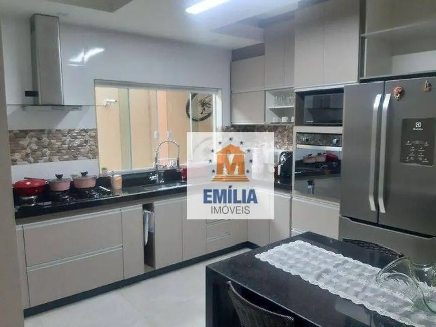 Foto 2 de Sobrado com 3 quartos à venda, 126m2 em Jardim Santa Marina, Jacarei - SP