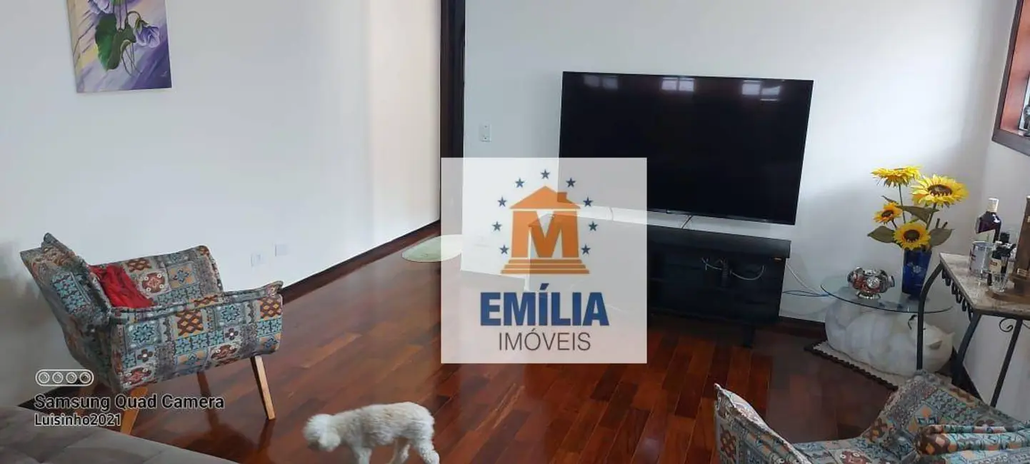 Foto 2 de Casa com 2 quartos à venda, 180m2 em Centro, Jacarei - SP