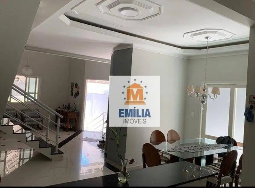 Sobrado com 3 quartos à venda, 175m2 em Jacarei - SP - imagem 2 Foto 2 de Sobrado com 3 quartos à venda, 175m2 em Jacarei - SP