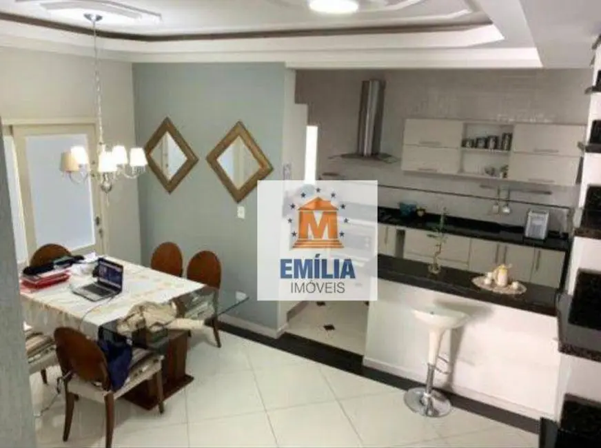 Sobrado com 3 quartos à venda, 175m2 em Jacarei - SP - imagem 3 Foto 3 de Sobrado com 3 quartos à venda, 175m2 em Jacarei - SP