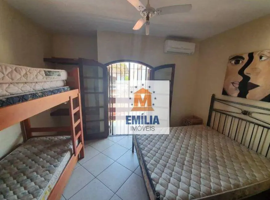 Foto 1 de Casa de Condomínio com 2 quartos à venda, 84m2 em Caraguatatuba - SP