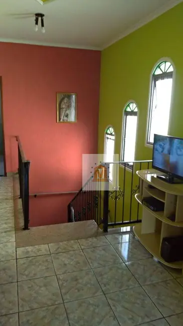 Foto 9 de Sobrado com 3 quartos à venda, 250m2 em Jardim Terras de São João, Jacarei - SP
