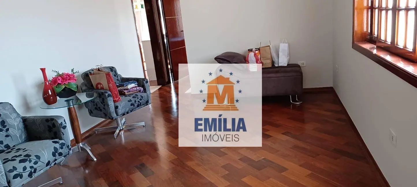 Sobrado com 3 quartos à venda, 250m2 em Cidade Jardim, Jacarei - SP - imagem 3 Foto 3 de Sobrado com 3 quartos à venda, 250m2 em Cidade Jardim, Jacarei - SP