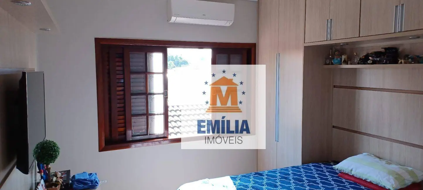 Sobrado com 3 quartos à venda, 250m2 em Cidade Jardim, Jacarei - SP - imagem 8 Foto 8 de Sobrado com 3 quartos à venda, 250m2 em Cidade Jardim, Jacarei - SP