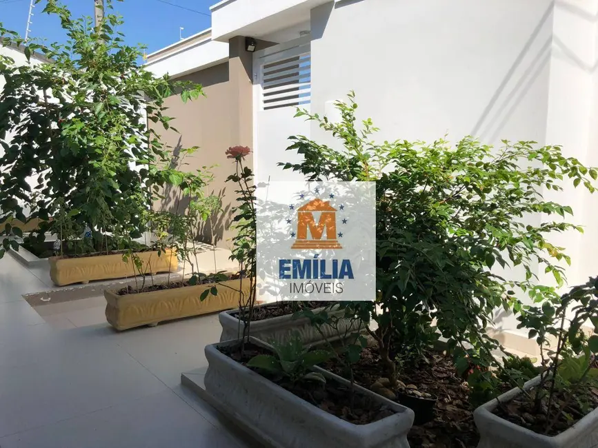 Foto 3 de Sobrado com 5 quartos à venda, 345m2 em Jardim América, Jacarei - SP