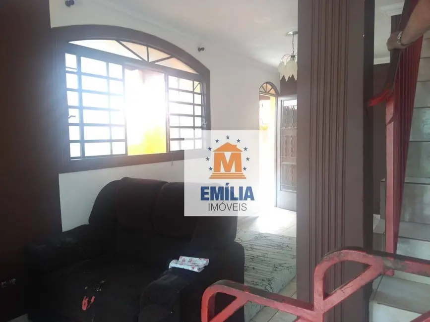 Sobrado com 3 quartos à venda, 250m2 em Jardim Paraíso, Jacarei - SP - imagem 5 Foto 5 de Sobrado com 3 quartos à venda, 250m2 em Jardim Paraíso, Jacarei - SP