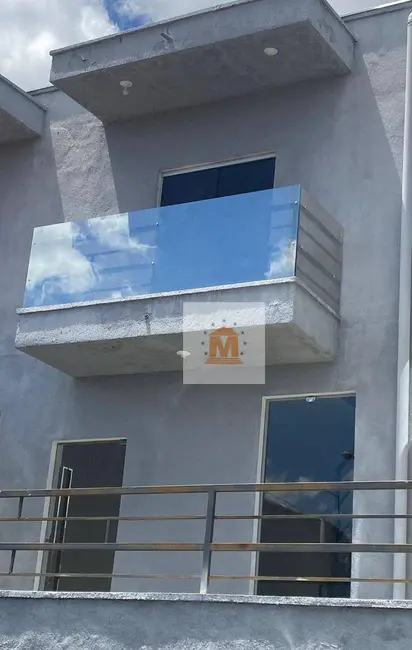 Sobrado com 2 quartos à venda, 73m2 em Centro, Jacarei - SP - imagem 2 Foto 2 de Sobrado com 2 quartos à venda, 73m2 em Centro, Jacarei - SP