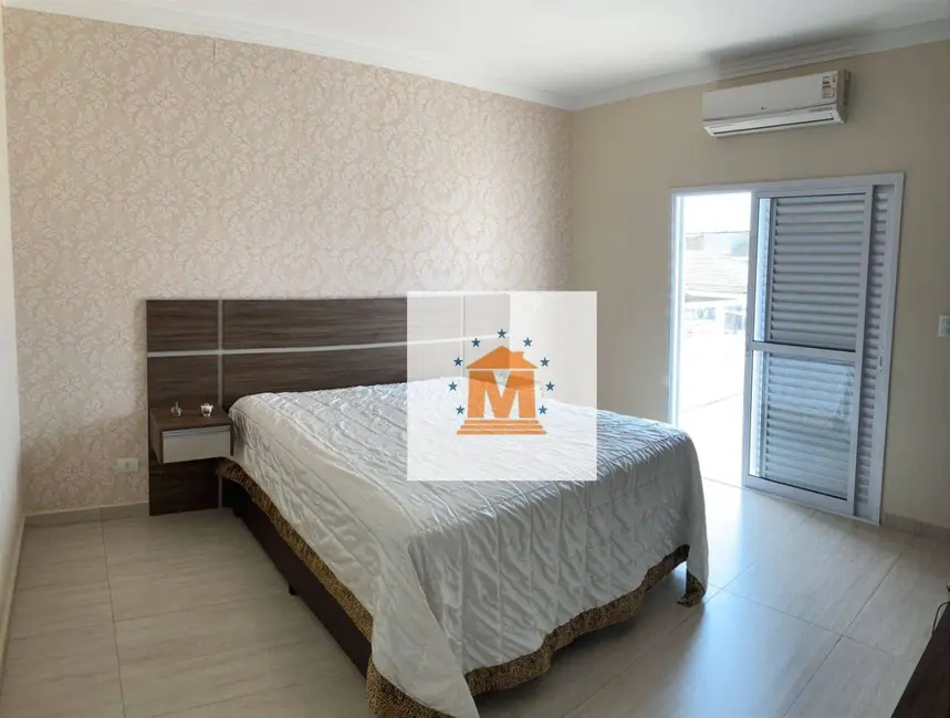 Foto 6 de Sobrado com 4 quartos à venda, 250m2 em Parque Califórnia, Jacarei - SP