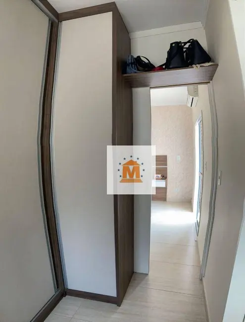 Foto 7 de Sobrado com 4 quartos à venda, 250m2 em Parque Califórnia, Jacarei - SP