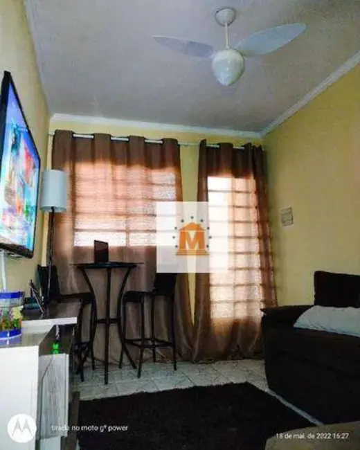 Foto 4 de Casa de Condomínio com 2 quartos à venda, 54m2 em Parque Santo Antônio, Jacarei - SP
