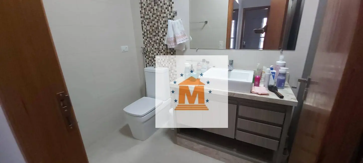 Foto 8 de Sobrado com 3 quartos à venda, 250m2 em Jacarei - SP