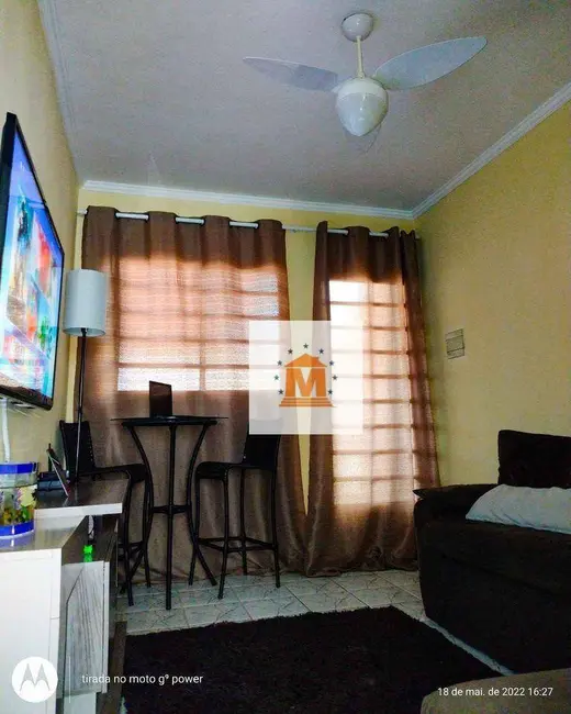 Foto 2 de Casa de Condomínio com 2 quartos à venda, 230m2 em Parque Santo Antônio, Jacarei - SP