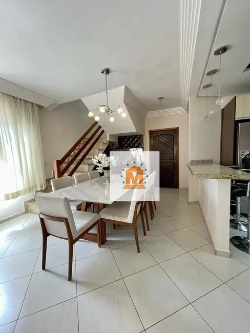 Foto 2 de Casa com 3 quartos à venda, 200m2 em Vila Pinheiro, Jacarei - SP