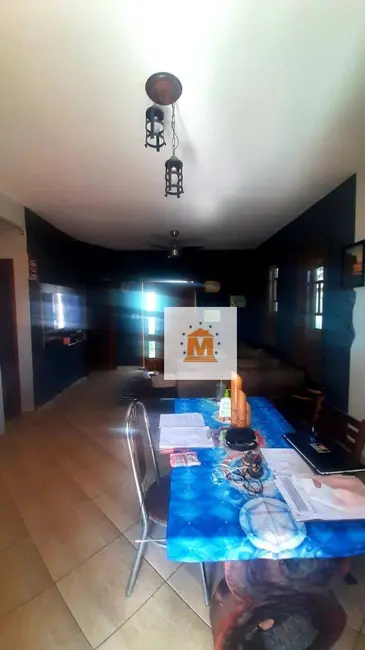 Foto 3 de Casa com 1 quarto à venda, 250m2 em Jacarei - SP