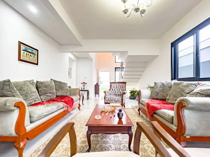 Foto 5 de Sobrado com 3 quartos à venda, 250m2 em Jacarei - SP