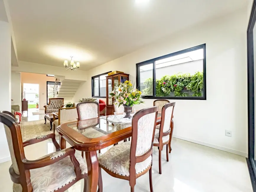 Foto 4 de Sobrado com 3 quartos à venda, 250m2 em Jacarei - SP