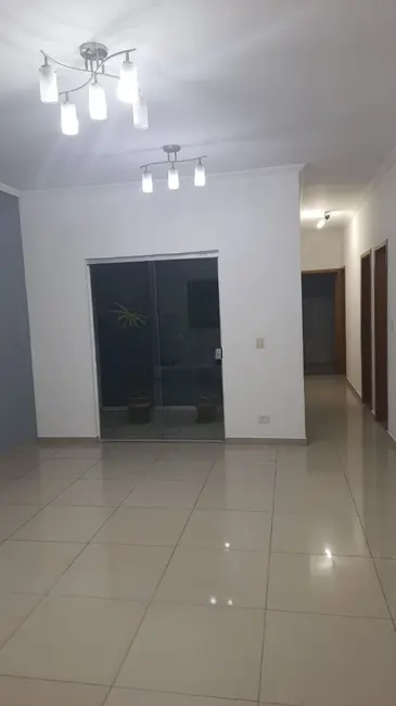 Foto 2 de Casa com 3 quartos à venda, 250m2 em Jacarei - SP