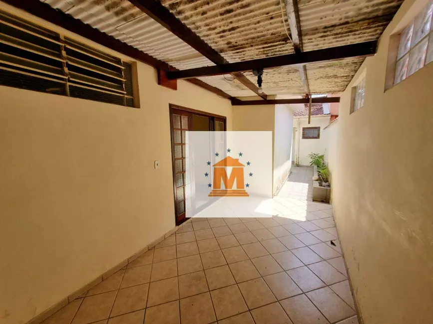 Foto 2 de Casa com 3 quartos à venda, 185m2 em Jardim Mesquita, Jacarei - SP