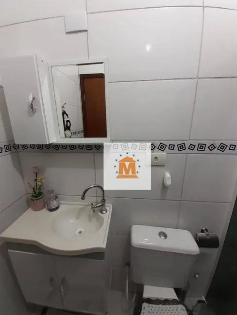 Foto 3 de Casa com 2 quartos à venda, 150m2 em Vila Zezé, Jacarei - SP