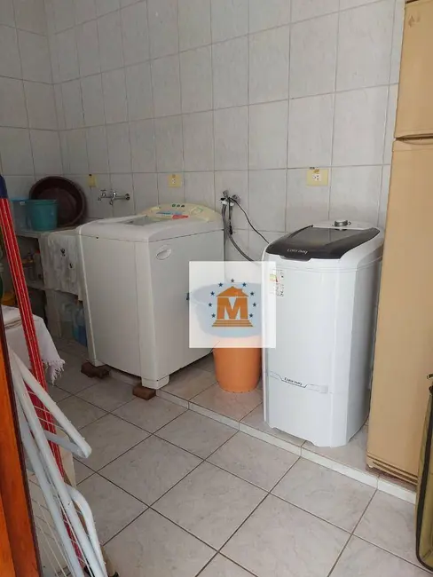 Foto 6 de Sobrado com 4 quartos à venda, 250m2 em Jardim Terras de São João, Jacarei - SP