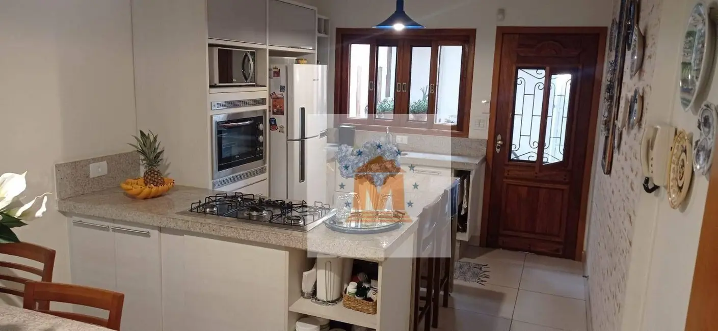Foto 1 de Casa com 3 quartos à venda, 273m2 em Jardim Pereira do Amparo, Jacarei - SP