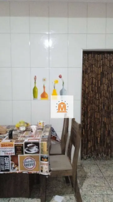 Foto 3 de Casa com 4 quartos à venda, 116m2 em Jardim Bela Vista, Jacarei - SP