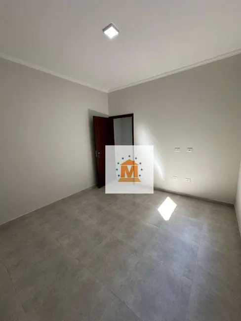 Foto 2 de Casa com 2 quartos à venda, 175m2 em Jardim Pitoresco, Jacarei - SP