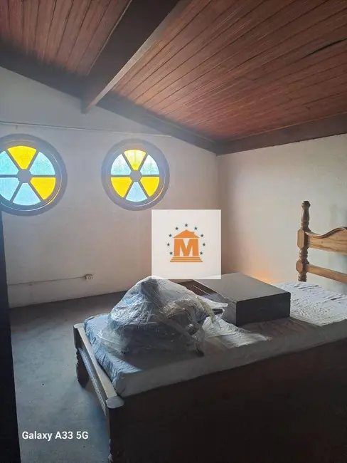 Sobrado com 5 quartos à venda, 250m2 em Centro, Jacarei - SP - imagem 7 Foto 7 de Sobrado com 5 quartos à venda, 250m2 em Centro, Jacarei - SP