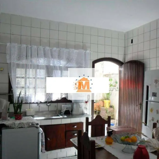 Foto 3 de Sobrado com 2 quartos à venda, 125m2 em Jardim Emília, Jacarei - SP