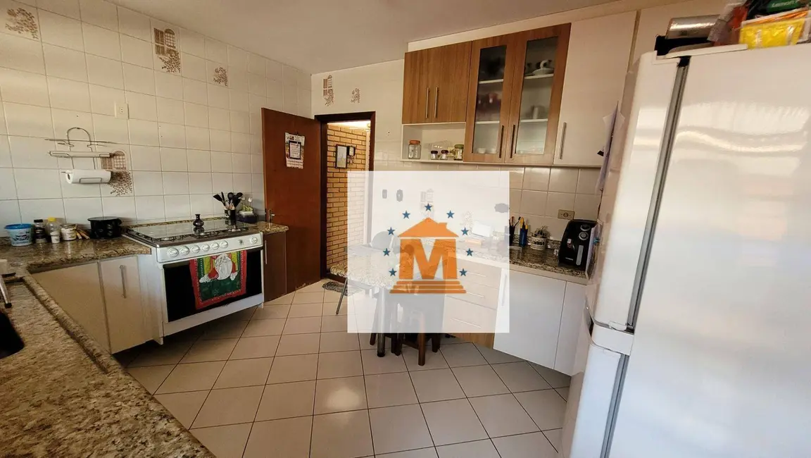 Foto 8 de Casa com 3 quartos à venda, 250m2 em Cidade Jardim, Jacarei - SP