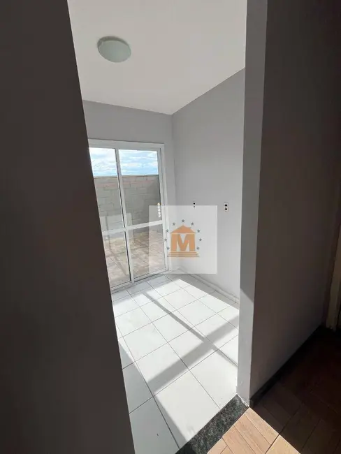 Foto 5 de Sobrado com 2 quartos à venda, 68m2 em Jardim Colônia, Jacarei - SP