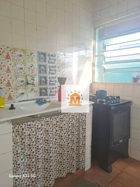 Foto 9 de Casa com 2 quartos à venda, 150m2 em Jacarei - SP