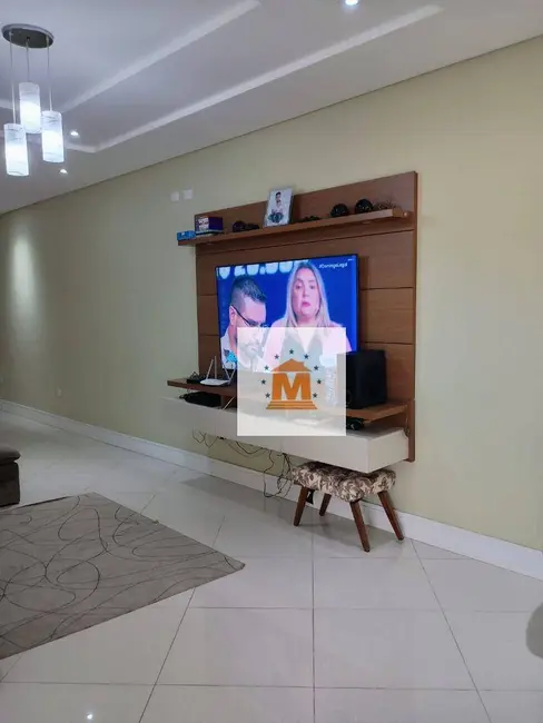 Foto 6 de Casa com 2 quartos à venda, 360m2 em Jardim Colônia, Jacarei - SP