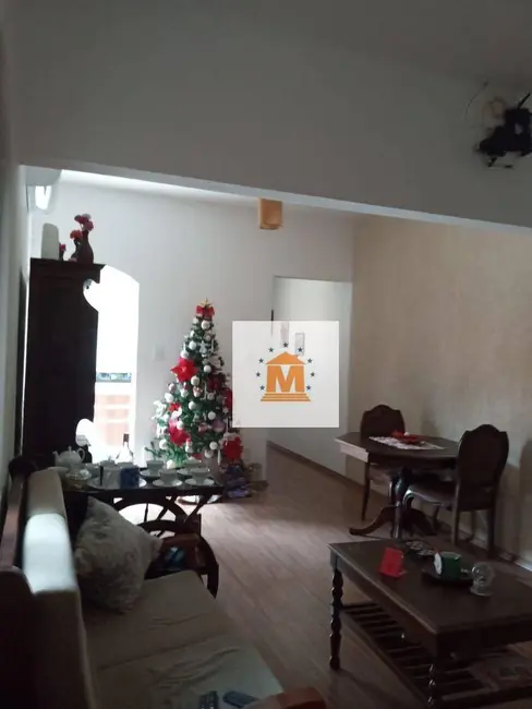 Foto 1 de Casa com 2 quartos à venda, 150m2 em Jardim Nova Esperança, Jacarei - SP
