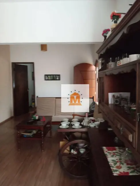 Foto 3 de Casa com 2 quartos à venda, 150m2 em Jardim Nova Esperança, Jacarei - SP