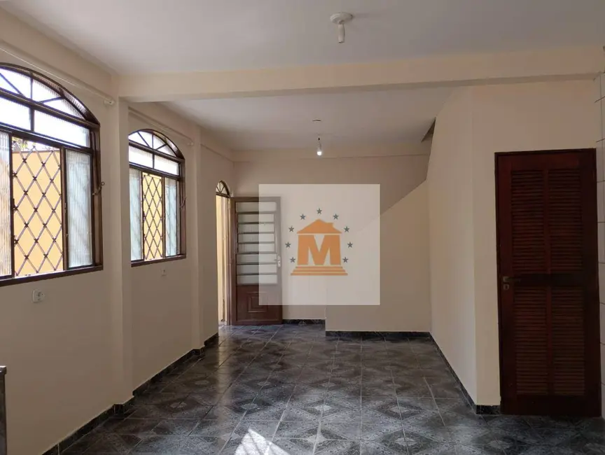 Sobrado com 3 quartos à venda, 280m2 em Jardim das Oliveiras, Jacarei - SP - imagem 9 Foto 9 de Sobrado com 3 quartos à venda, 280m2 em Jardim das Oliveiras, Jacarei - SP