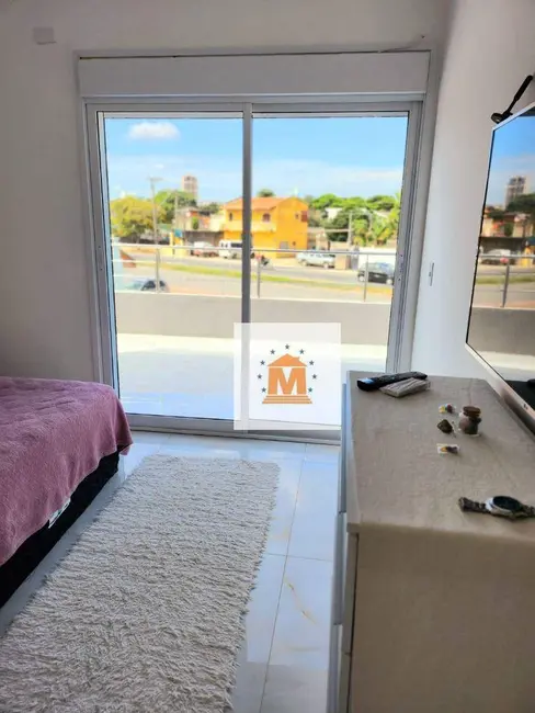 Foto 8 de Sobrado com 3 quartos à venda, 212m2 em Jardim Jacinto, Jacarei - SP