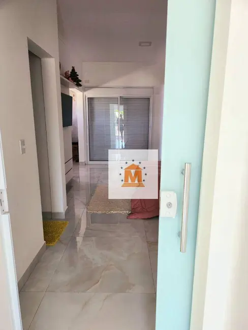 Foto 3 de Sobrado com 3 quartos à venda, 212m2 em Jardim Jacinto, Jacarei - SP