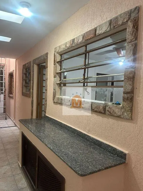 Foto 4 de Casa com 3 quartos à venda, 118m2 em Jardim das Indústrias, Jacarei - SP