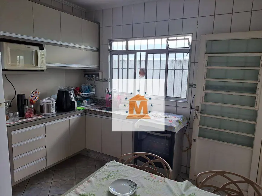 Foto 4 de Casa com 2 quartos à venda, 148m2 em Parque Itamarati, Jacarei - SP
